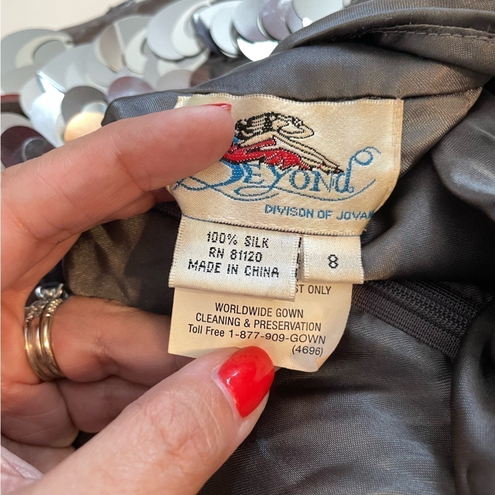 Beyond by Jovani Silver Cocktail Sequin Gray Halter Mini Dress 100% Silk Size 8 - Picture 6 of 12
